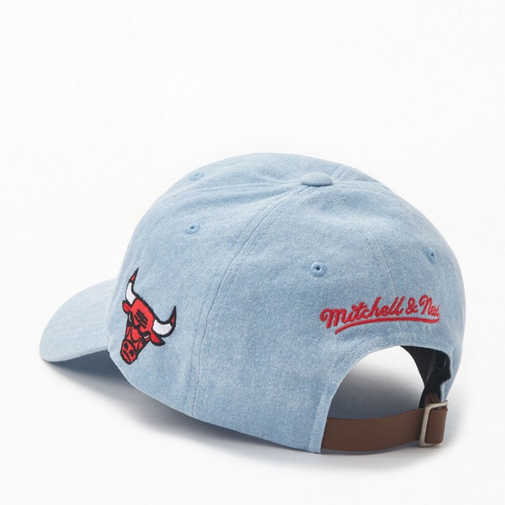 Mitchell & Ness Chicago Bulls Swish Strapback Dad Hat - Picture 2 of 3